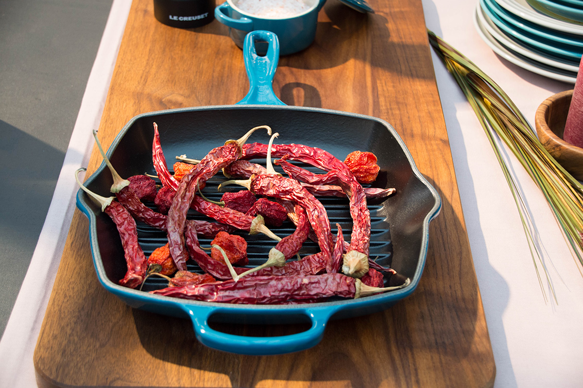 Nordmenn har fått øynene opp for at grillpannen kan brukes i ovnen. Nå satser Le Creuset på grillpannen i fargen, deep teal.