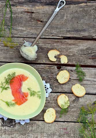 Persillerotsuppe med røkelaks