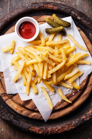 Pommes frites med hjemmelaget ketchup