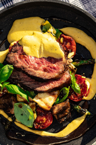 Helgrillet entrecôte med béarnaise