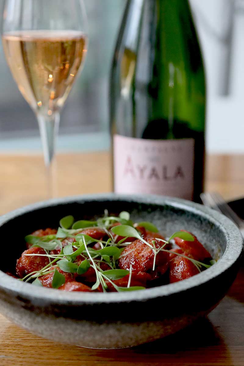 Stekt chorizo med honning og eplemost