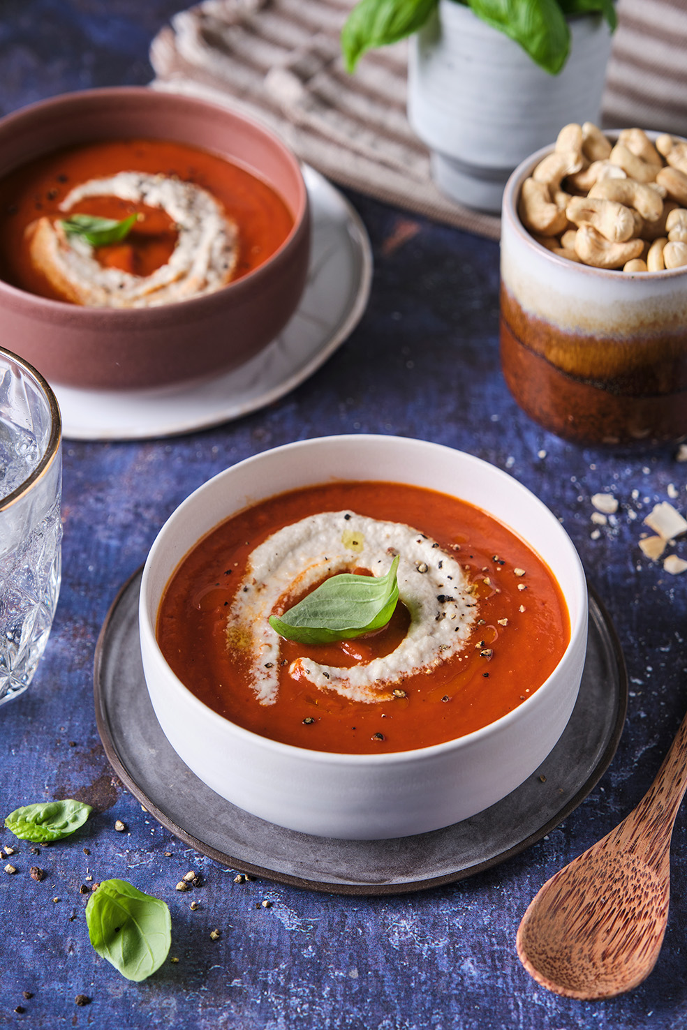 Ovnsbakt cherrytomat- og cashewnøttsuppe